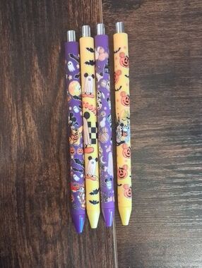 4 Disney Halloween Pen Set!!